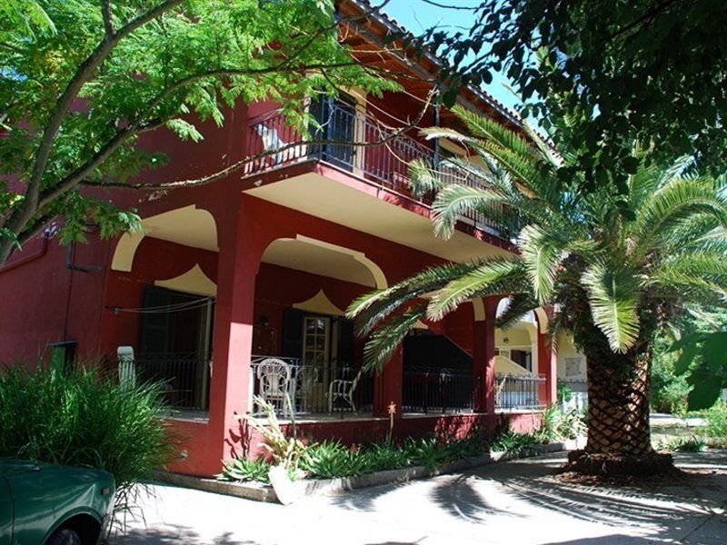 Teressa Apartments Дасия Екстериор снимка